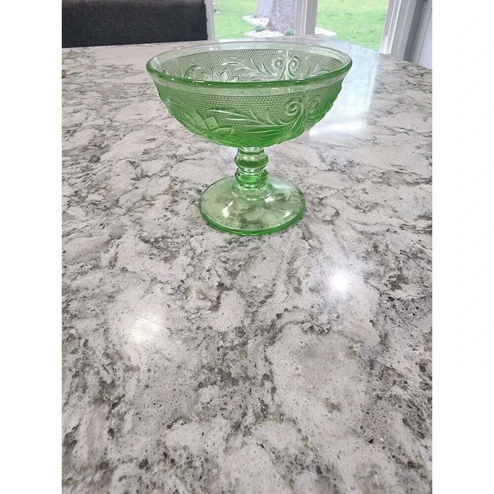 Green Depression Uranium Sunflower Glass Icecream Bowl